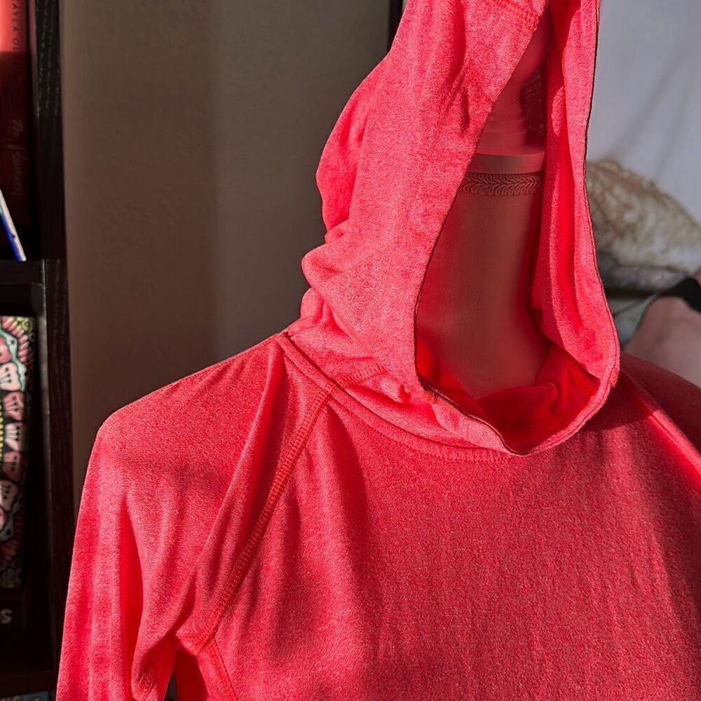 Underarmour Size XS Bright Pink athletic hoodie - Picture 4 of 6